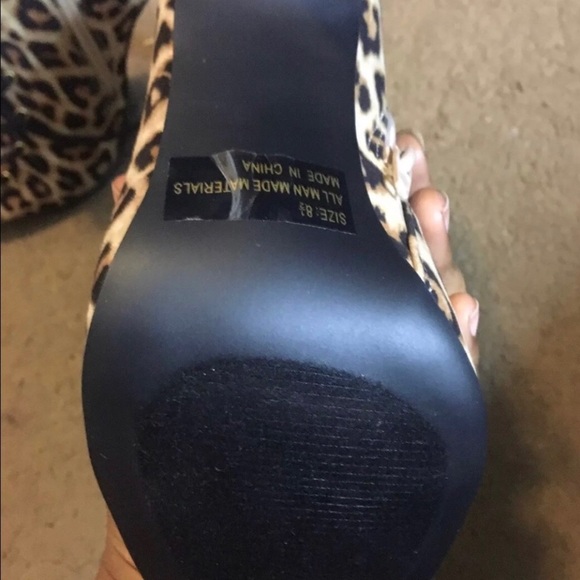 Brand New w/ Box Leopard print Ankle booties 8.5 - Picture 4 of 5